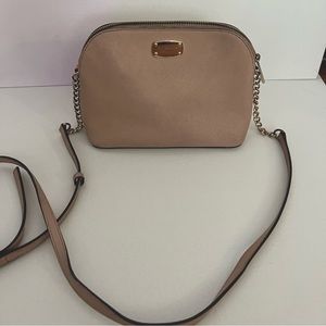 ✨NEW LISTING✨ Michael Kors purse